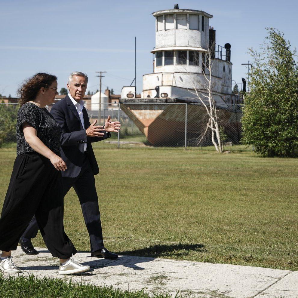 Photo Gallery: Prime Minister Carney visits Northwest Territories